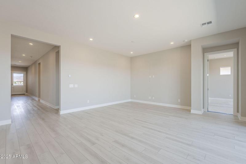 5-web-or-mls-Blakely-5