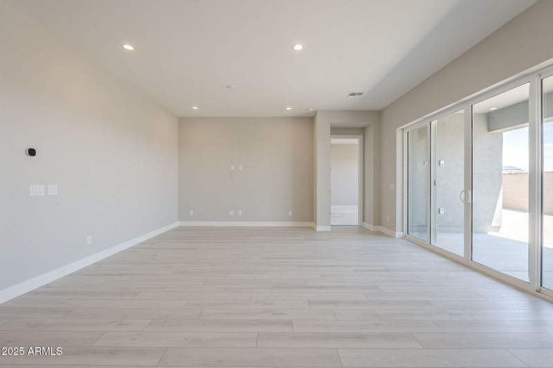 7-web-or-mls-Blakely-7