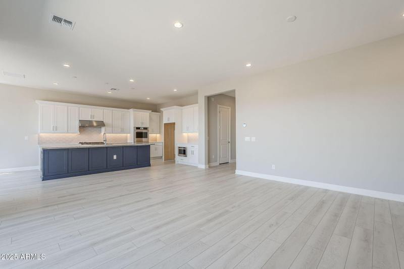 11-web-or-mls-Blakely-11