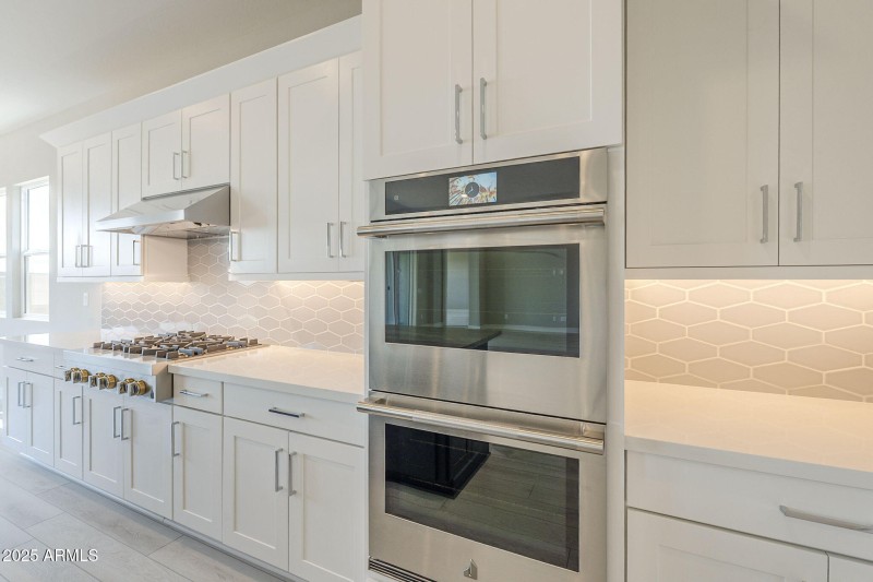 17-web-or-mls-Blakely-17