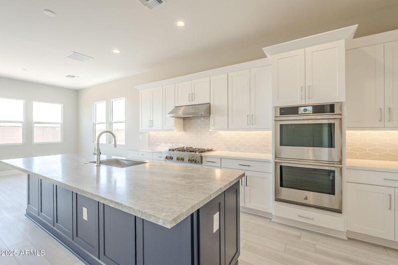 18-web-or-mls-Blakely-18