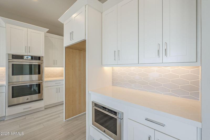 19-web-or-mls-Blakely-19