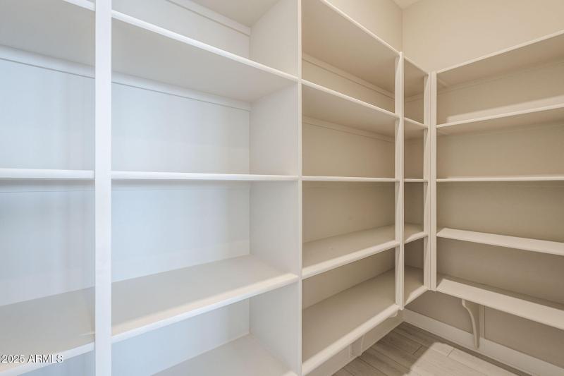 20-web-or-mls-Blakely-20