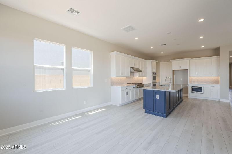 23-web-or-mls-Blakely-23