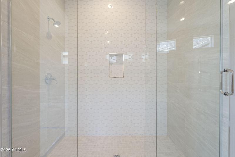 34-web-or-mls-Blakely-34