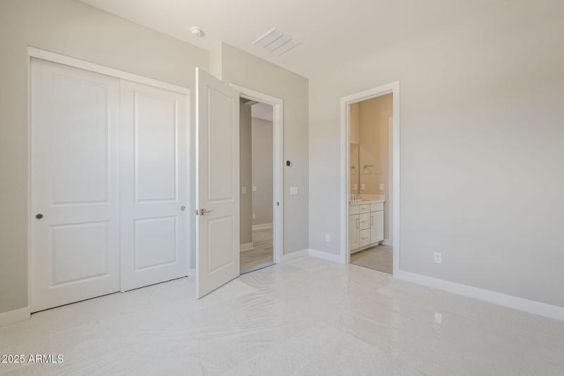 49-web-or-mls-Blakely-49