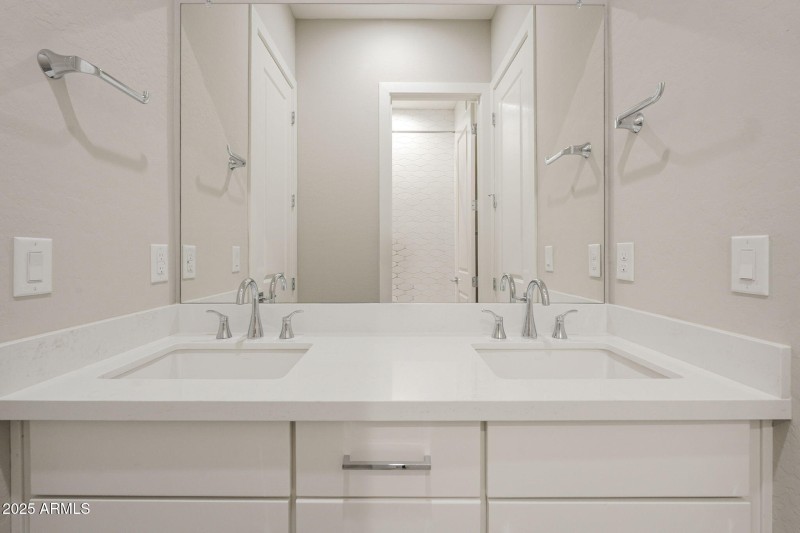 50-web-or-mls-Blakely-50