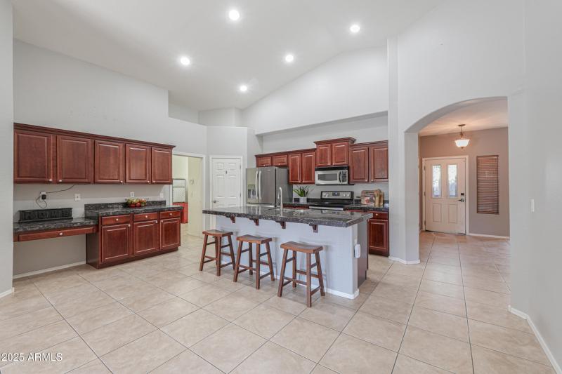 1653 W Green Tree Dr