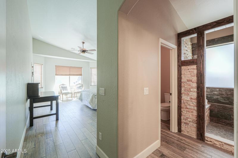 1653 W Green Tree Dr