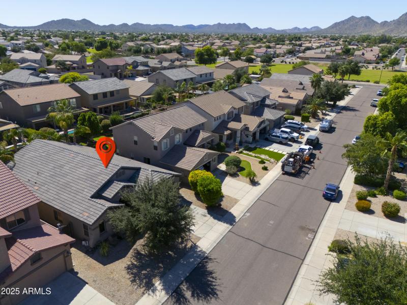 1653 W Green Tree Dr