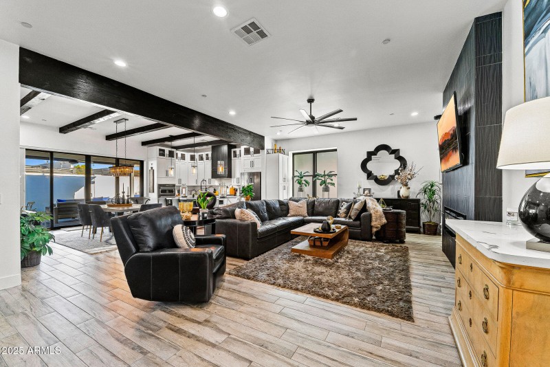 013_north_83rd-16_814