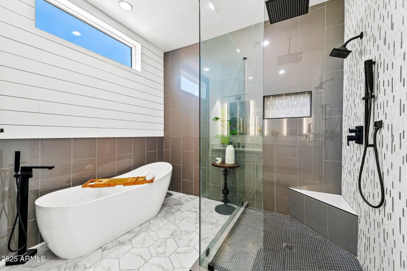 036_north_83rd-33_770