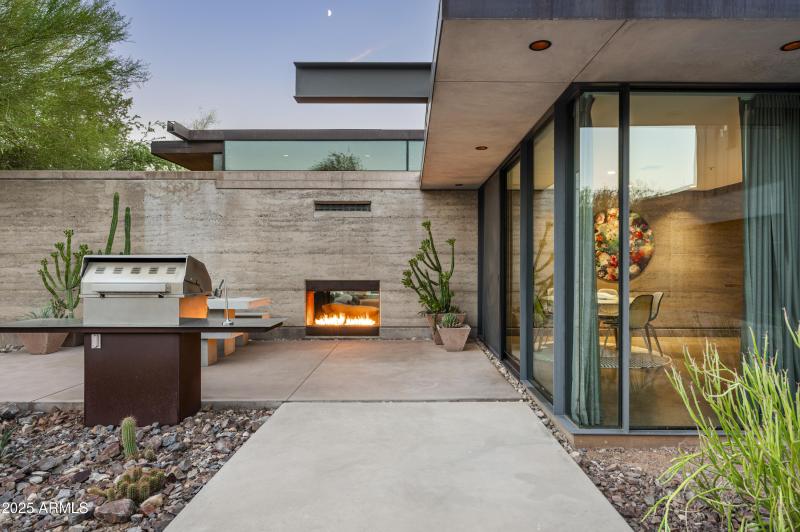 5555 Camino Del Contento-87