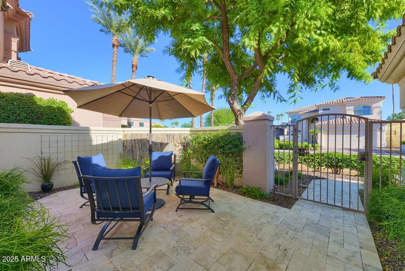 Inviting Front Courtyard