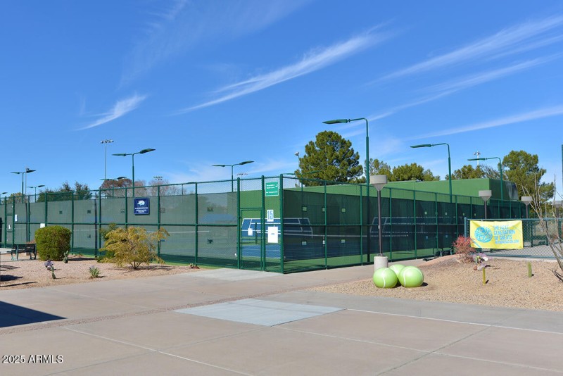 SR Tennis Courts
