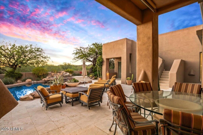 52-Outdoor Dining