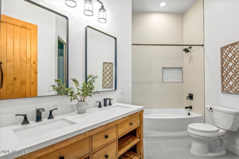 46-Ensuite 3 Bath