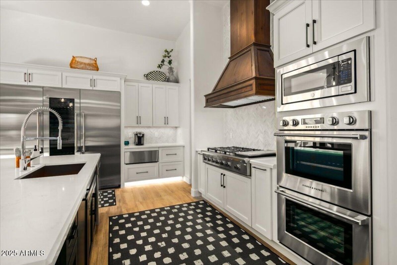 25-Kitchen Details