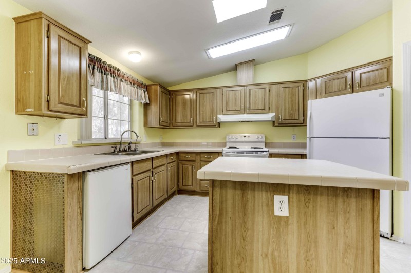Lot # 2360-11