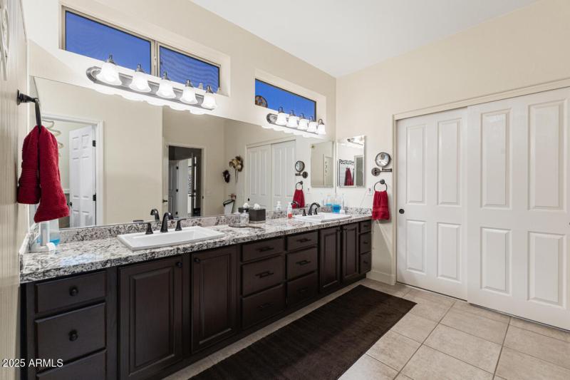 31-Bathroom-2