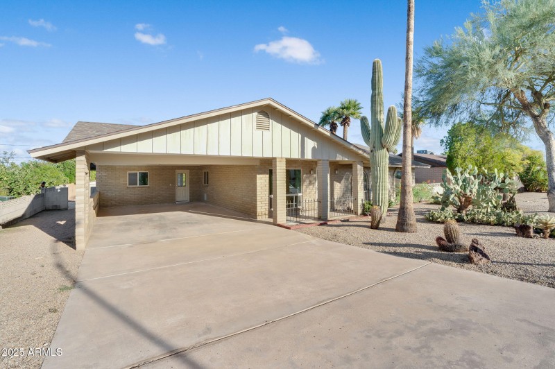 Spacious 2 carport