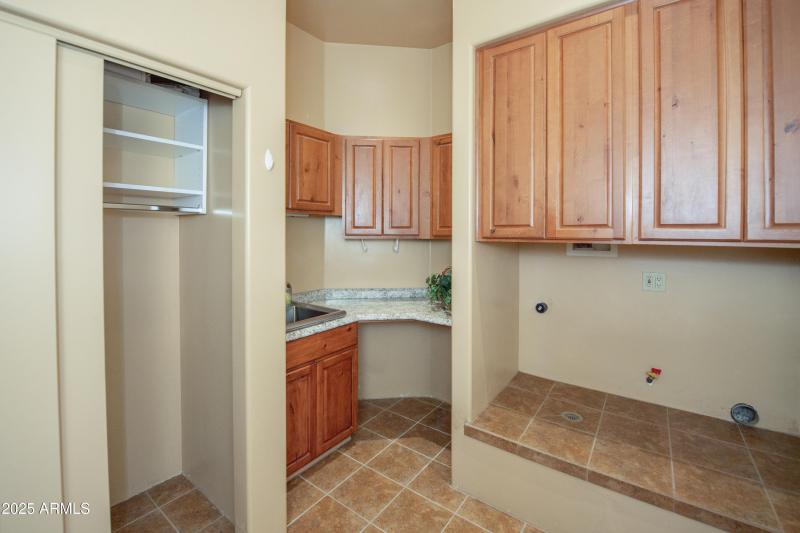 Utility sink