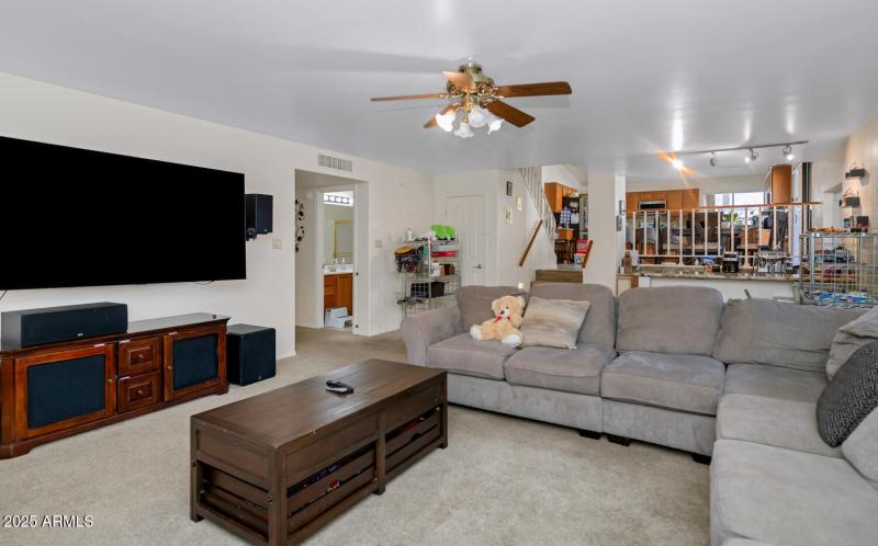 2718 E South Fork Dr-large-014-028-2718