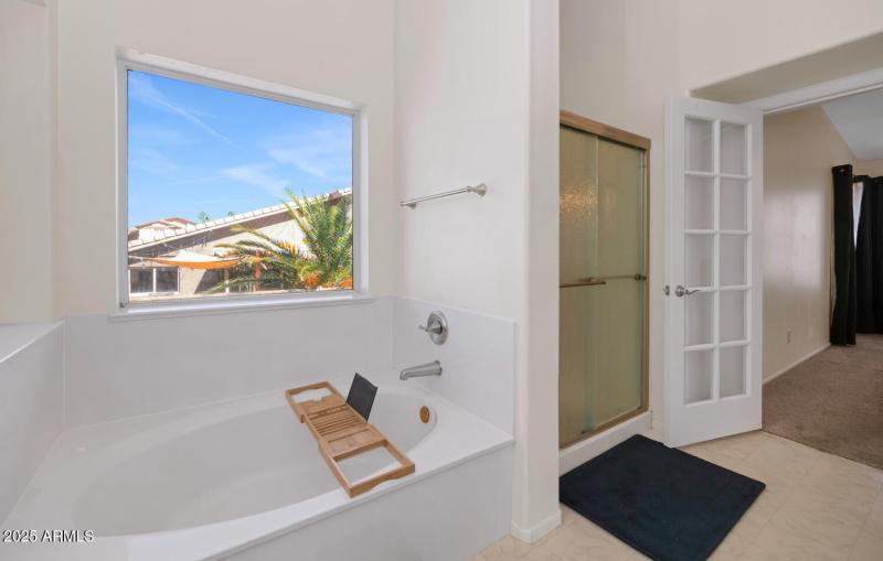 2718 E South Fork Dr-large-019-011-2718