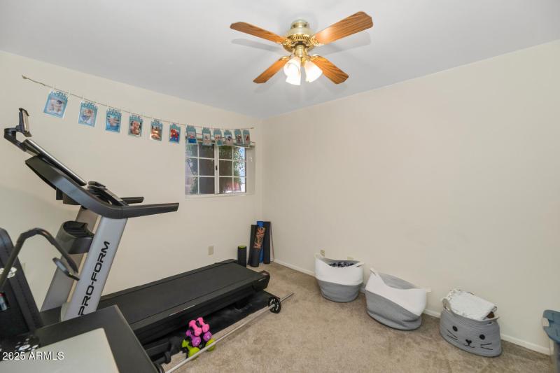 2718 E South Fork Dr-large-024-032-2718