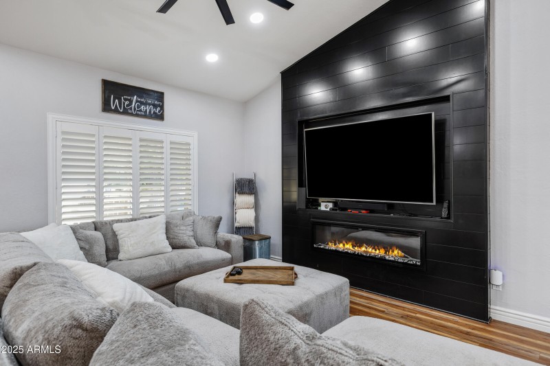 20975 E Excelsior Ave-6