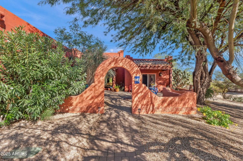Entrance_Courtyard