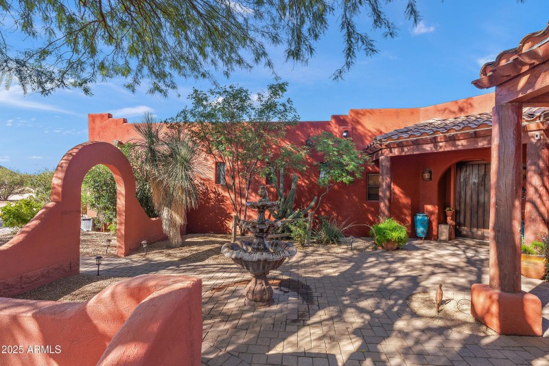 Courtyard2