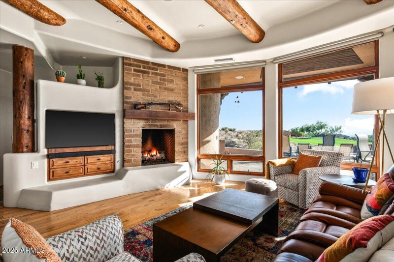 20-Family Room Views