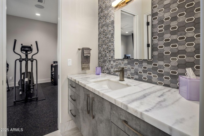 9180 E HAPPY HOLLOW DR