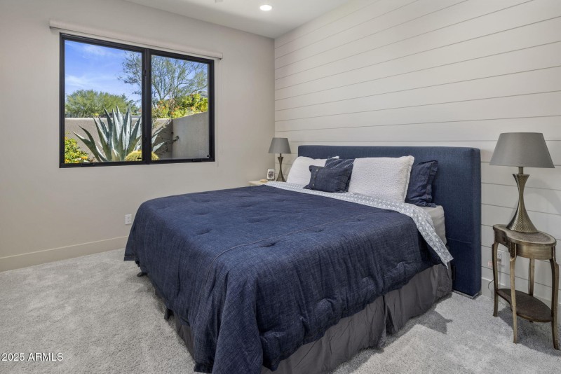 9180 E HAPPY HOLLOW DR