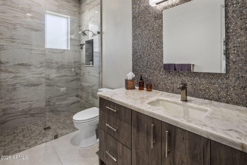 9180 E HAPPY HOLLOW DR