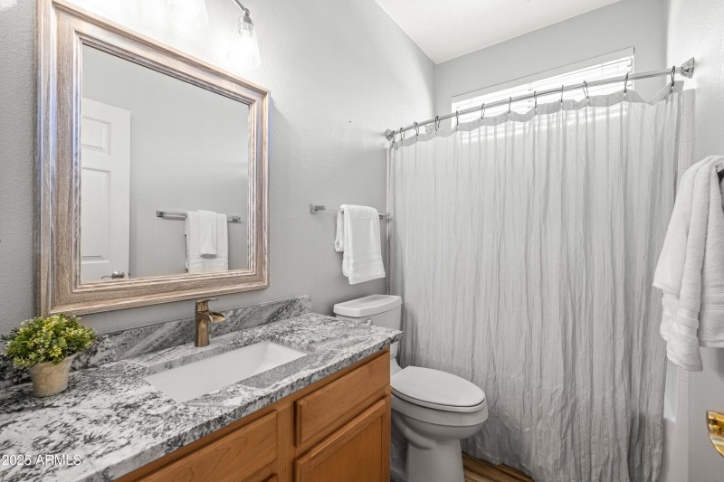 4k guest bathroom