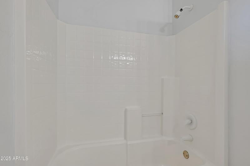 P1118871