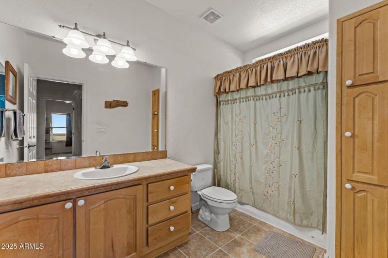 Full guest Bath