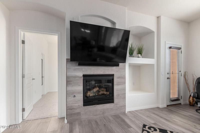 0017-17 - Grayhawk #2000