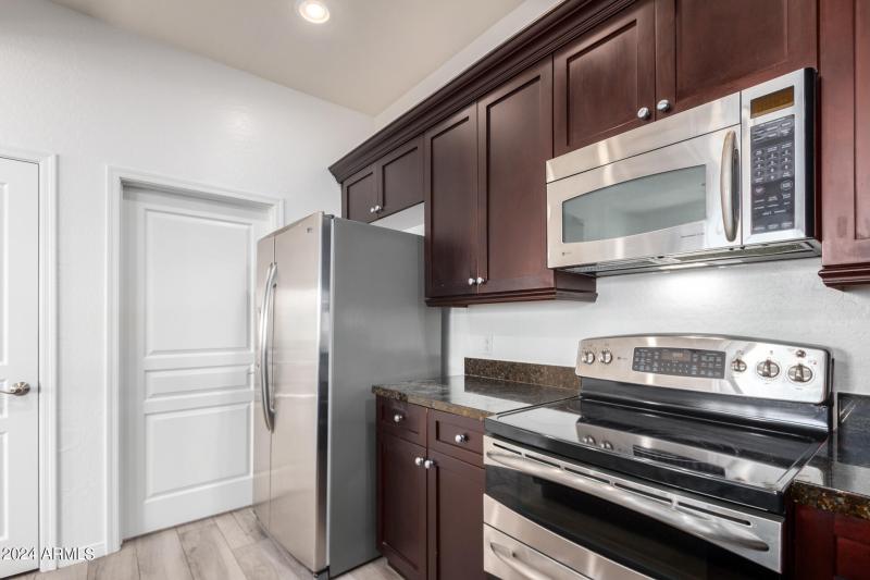 0024-24 - Grayhawk #2000