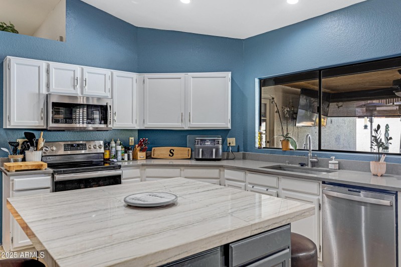 14618 S 34th Pl-30