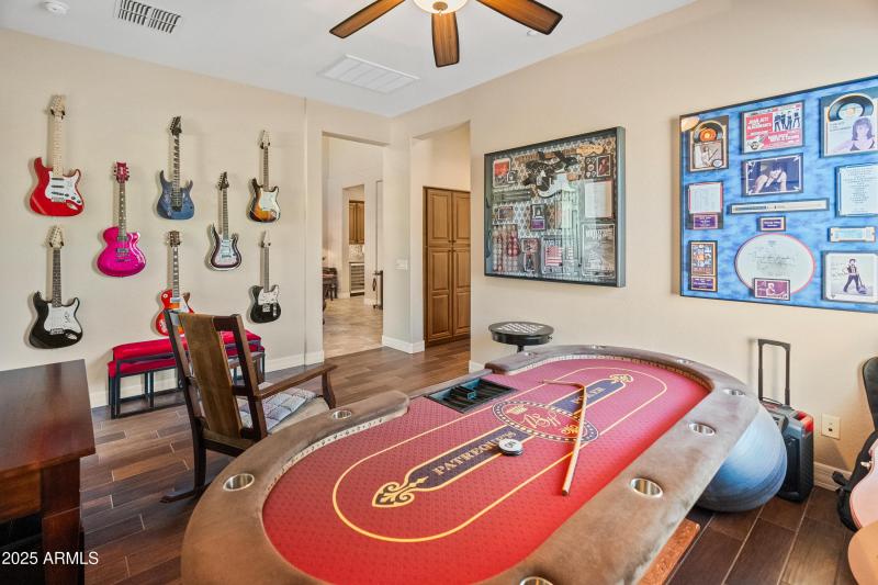 Guest Suites Bonus Room