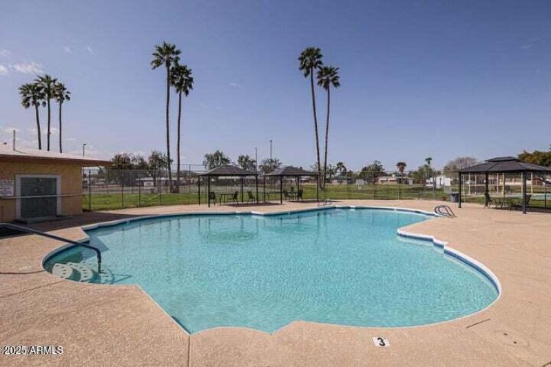 7 PALM POOL B