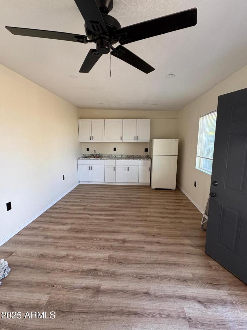 CHARLESTON APT A