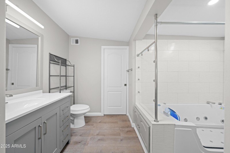 Interior - 4665 Cedar Dr-12