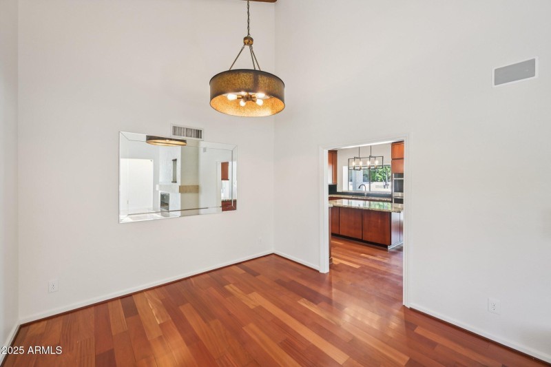 15-web-or-mls-E Cercado Ln-S0810-015