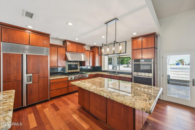 19-web-or-mls-E Cercado Ln-S0810-019