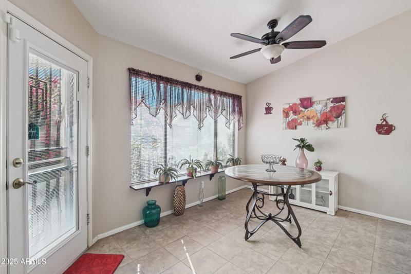 9-print-W Laurelwood Ln-S0810-009