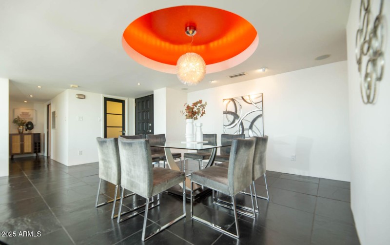 14 Dining Room